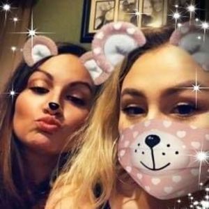 Meet your Posher, Taralynn